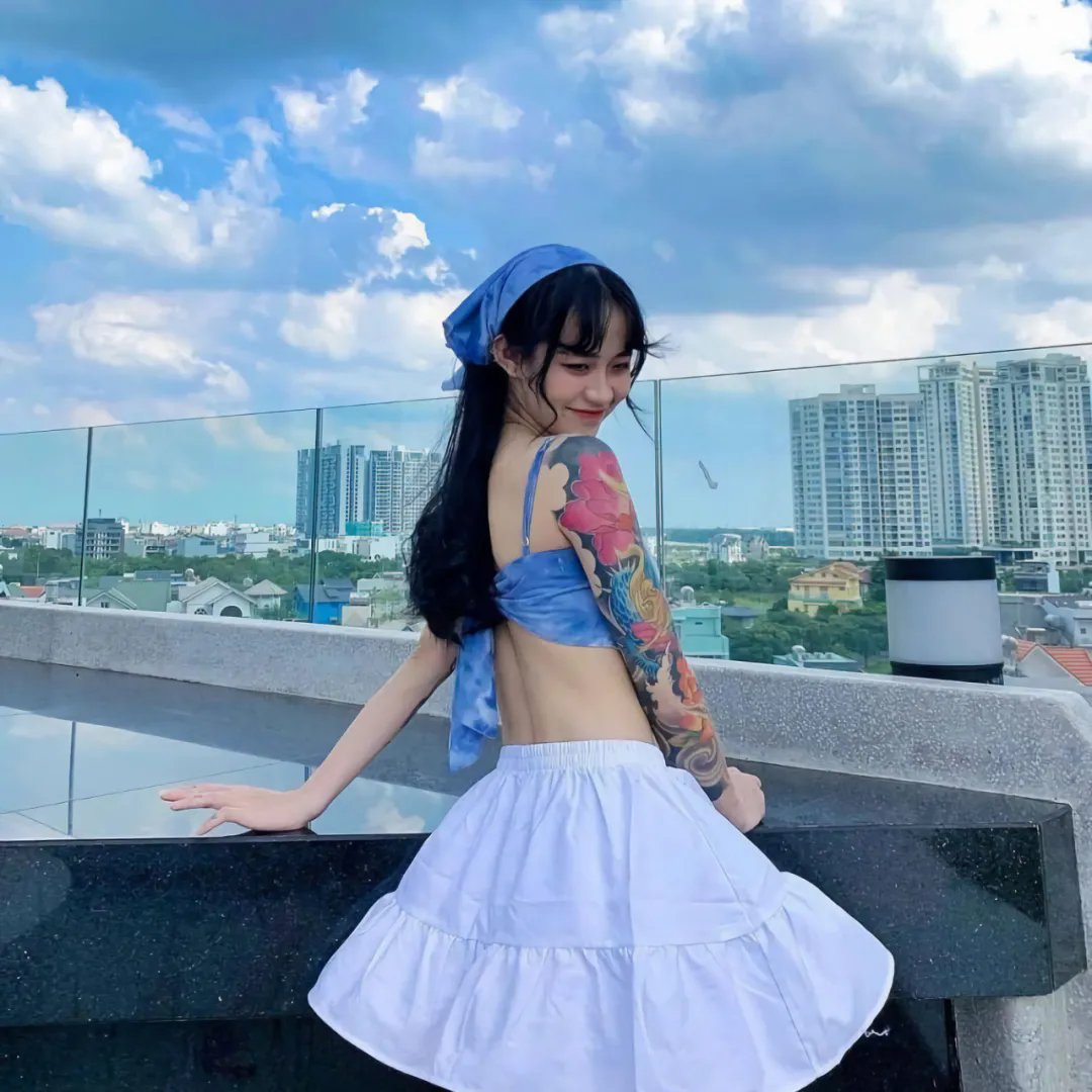 远山淡影